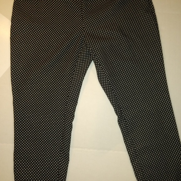 Black with dots - Picture 2 of 7